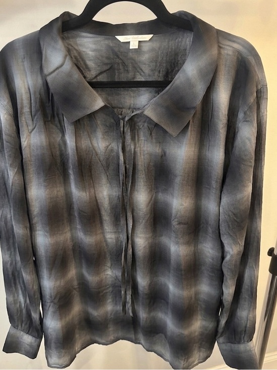 Uniqlo Tops - Uniqlo Women's Blue and Gray Plaid Button-Down Blouse size L